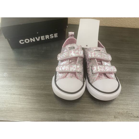 NEW Infant Converse Sizes 2,3,4,5,6, and 7 - Picture 15 of 16